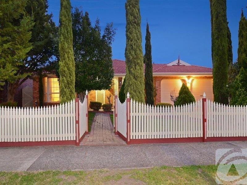9 Delbridge Drive, Sydenham VIC 3037