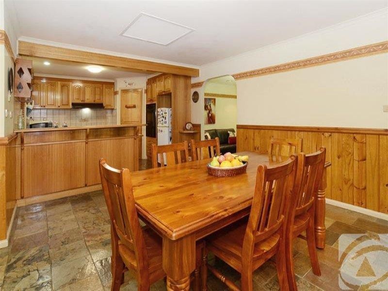 9 Delbridge Drive, Sydenham VIC 3037