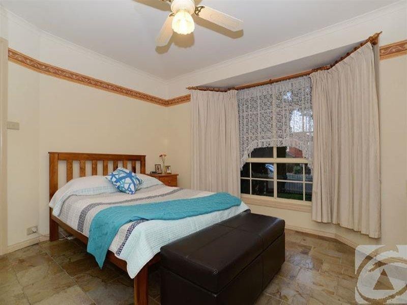 9 Delbridge Drive, Sydenham VIC 3037