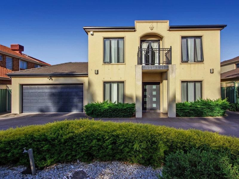 33 Wendouree Parade, Caroline Springs VIC 3023