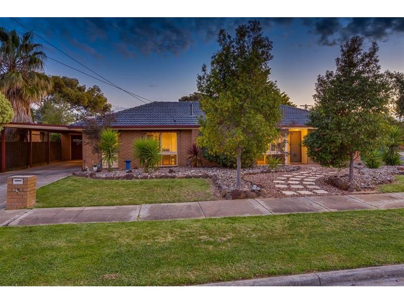 2 Valerie Court, Melton South VIC 3338