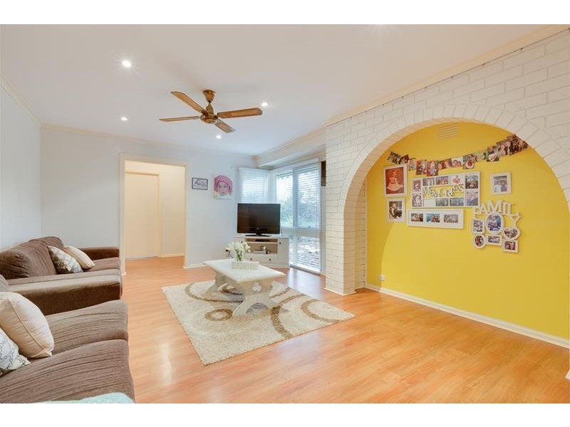 2 Valerie Court, Melton South VIC 3338