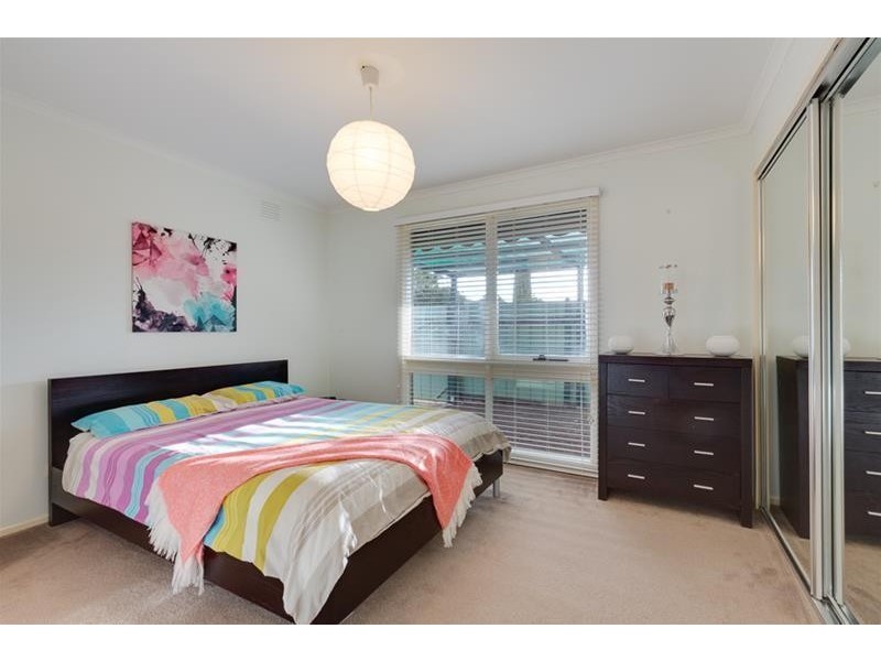 2 Valerie Court, Melton South VIC 3338