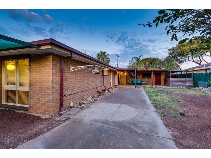 2 Valerie Court, Melton South VIC 3338