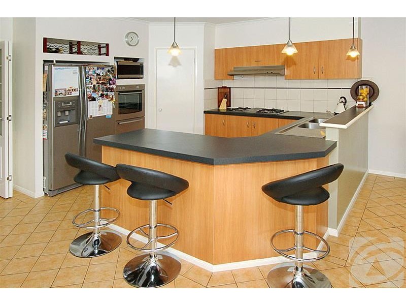 16 Tamora Way, Sydenham VIC 3037