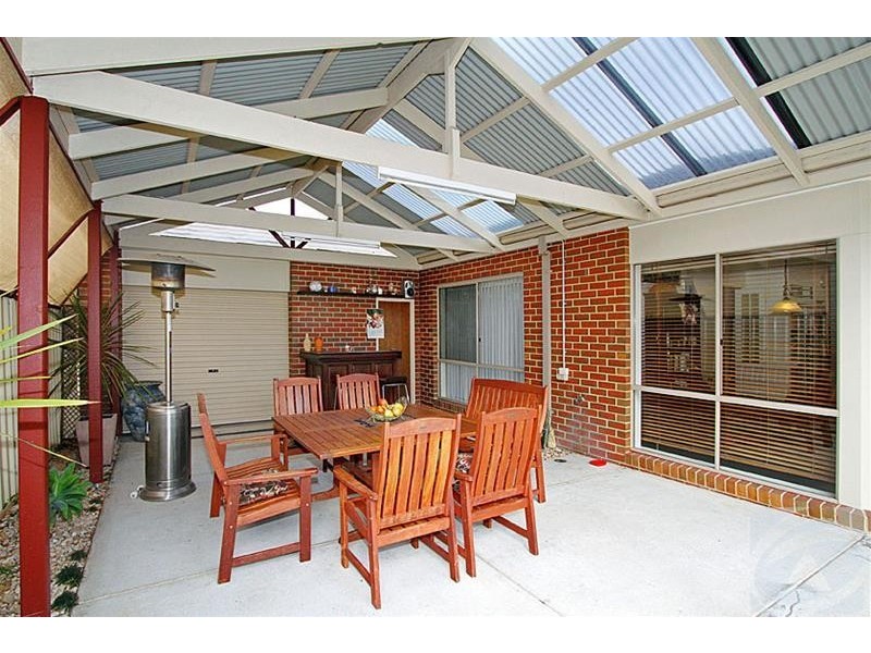 16 Tamora Way, Sydenham VIC 3037