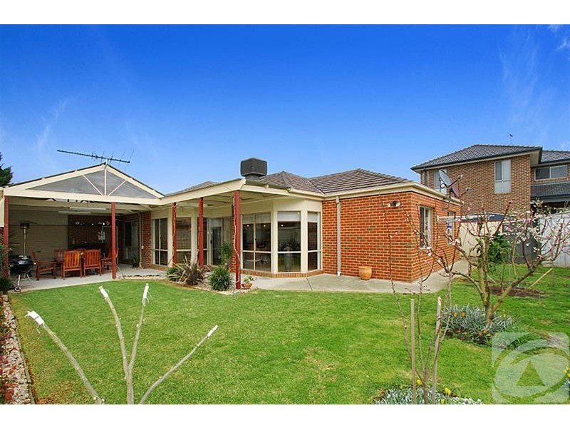 16 Tamora Way, Sydenham VIC 3037