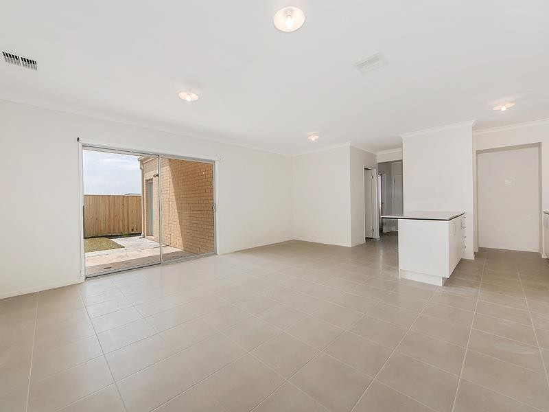 Twain Way, Plumpton VIC 3335