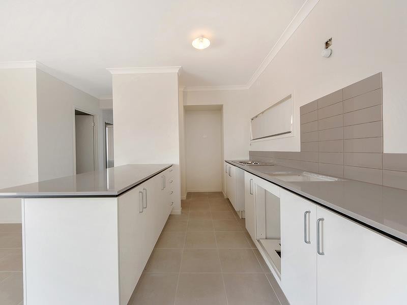 Twain Way, Plumpton VIC 3335