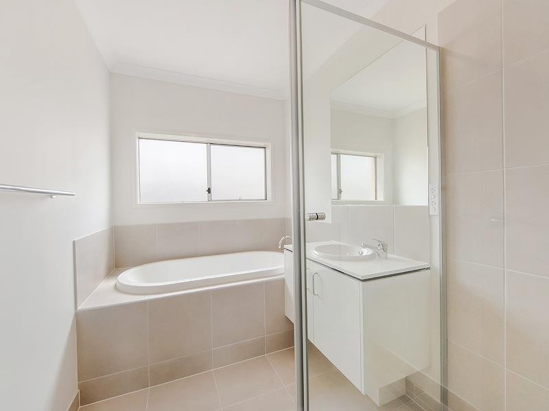 Twain Way, Plumpton VIC 3335