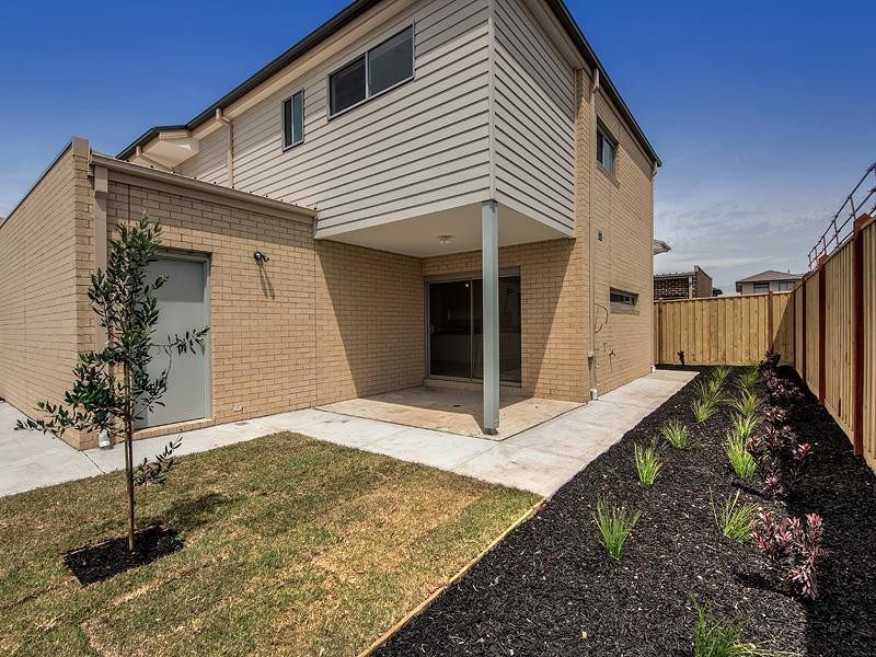 Twain Way, Plumpton VIC 3335