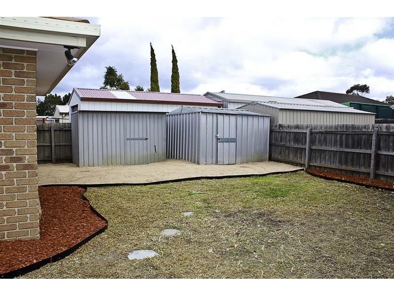 11 Danthonia Street, Delahey VIC 3037