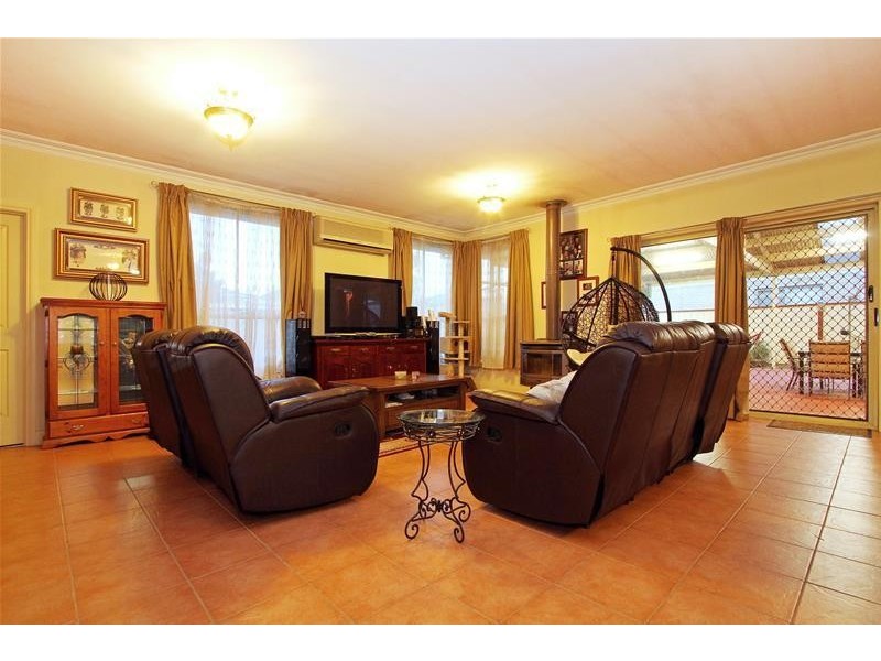 7 The Peak, Hillside VIC 3037