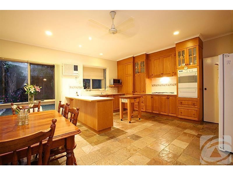 15 Pindari Avenue, Taylors Lakes VIC 3038