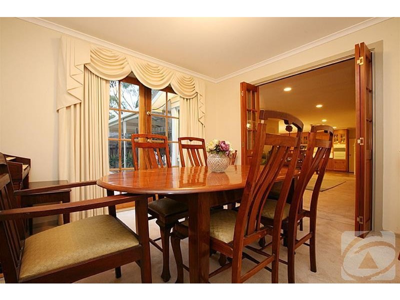 15 Pindari Avenue, Taylors Lakes VIC 3038