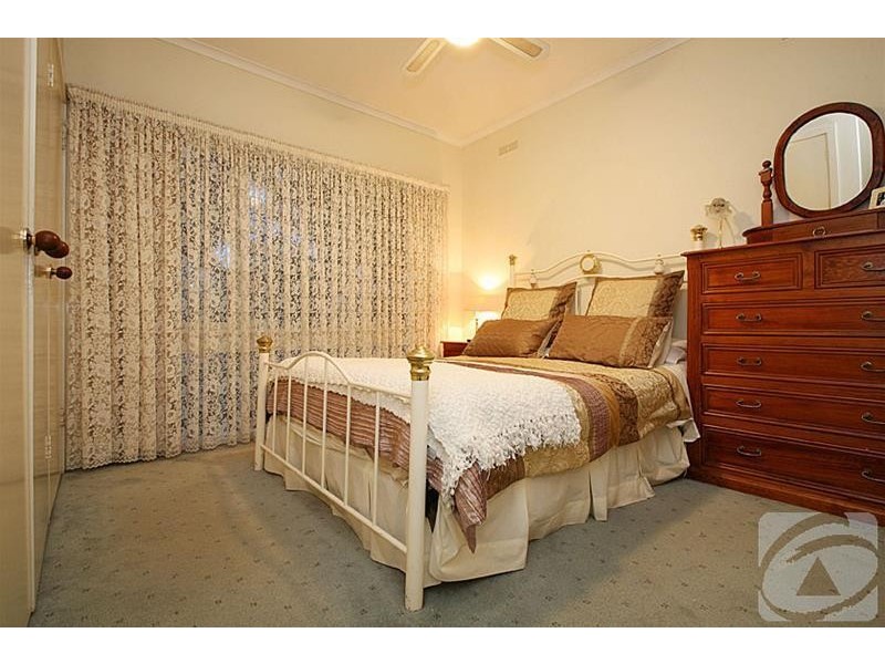 15 Pindari Avenue, Taylors Lakes VIC 3038
