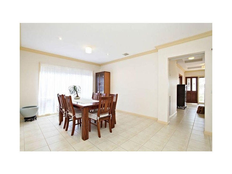 Taylors Lakes VIC 3038