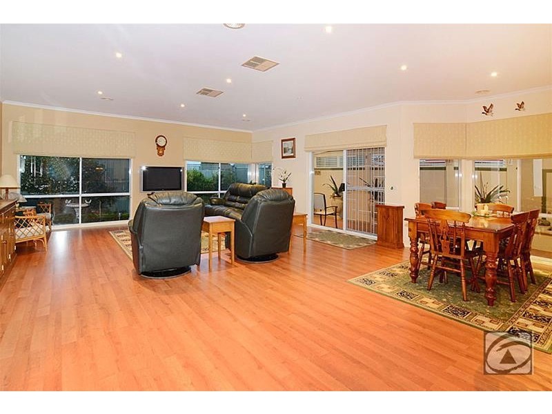 30 Taylors Hill Boulevard, Taylors Hill VIC 3037