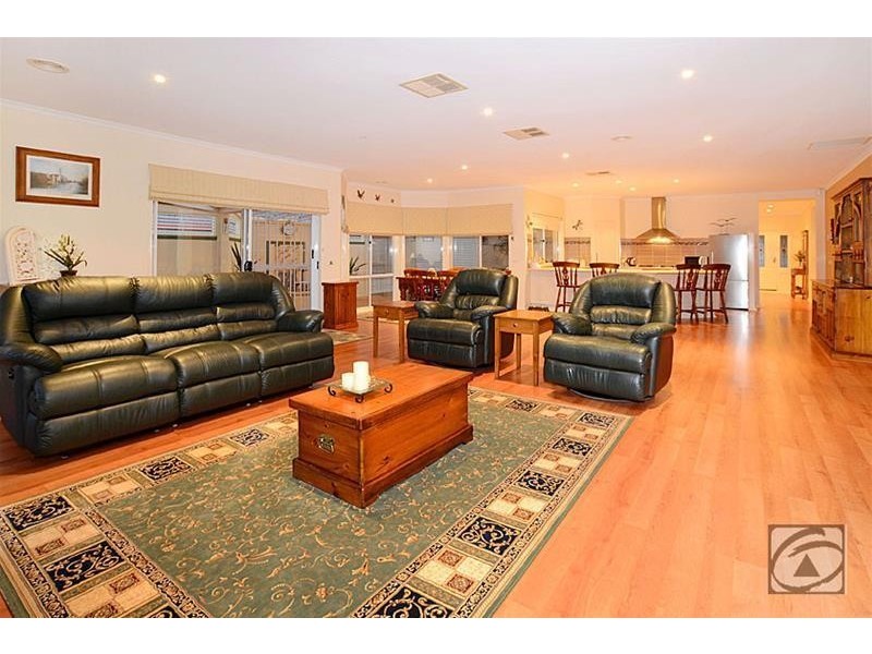 30 Taylors Hill Boulevard, Taylors Hill VIC 3037