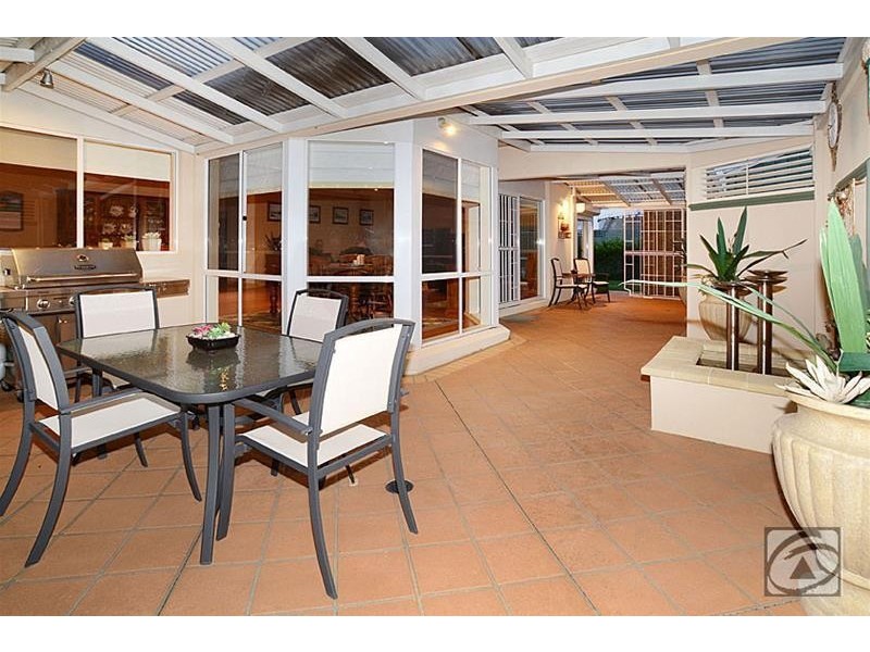 30 Taylors Hill Boulevard, Taylors Hill VIC 3037