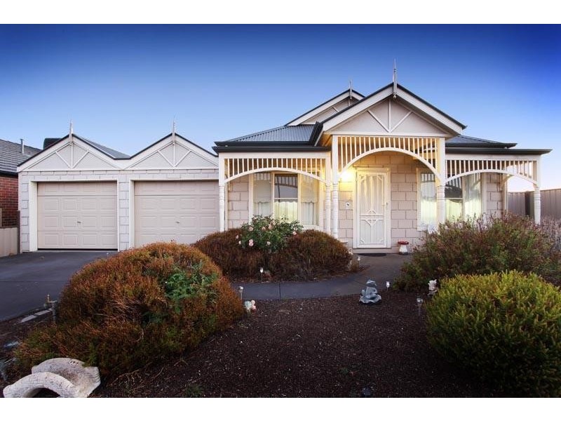 7 Barton Road, Burnside Heights VIC 3023