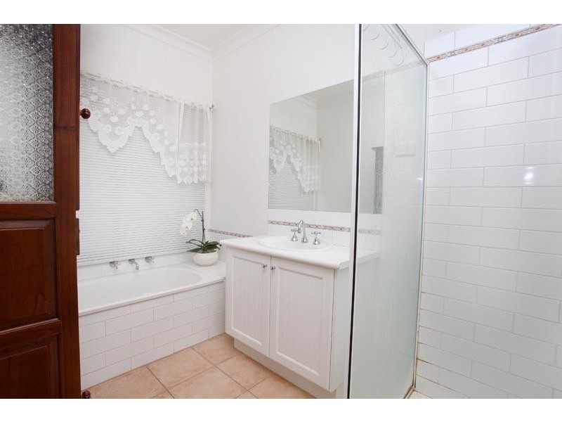 7 Barton Road, Burnside Heights VIC 3023