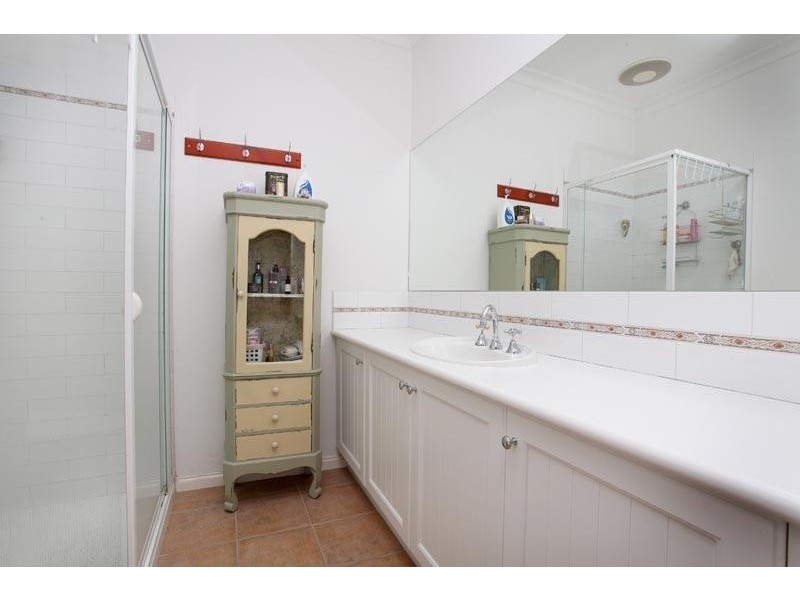 7 Barton Road, Burnside Heights VIC 3023