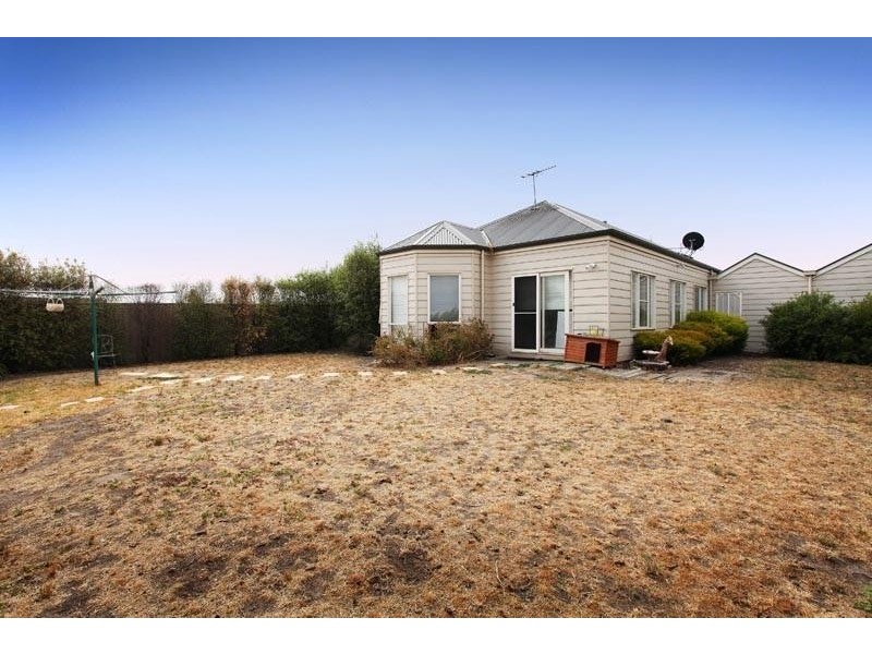 7 Barton Road, Burnside Heights VIC 3023