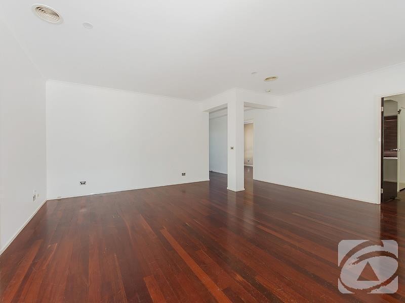 15 Carlton Court, Taylors Hill VIC 3037