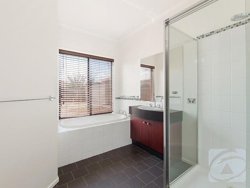 15 Carlton Court, Taylors Hill VIC 3037