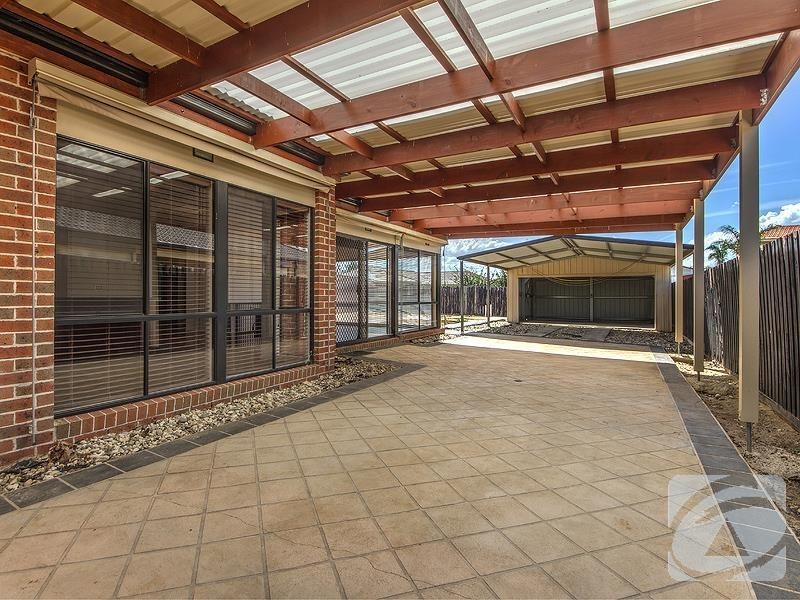15 Carlton Court, Taylors Hill VIC 3037