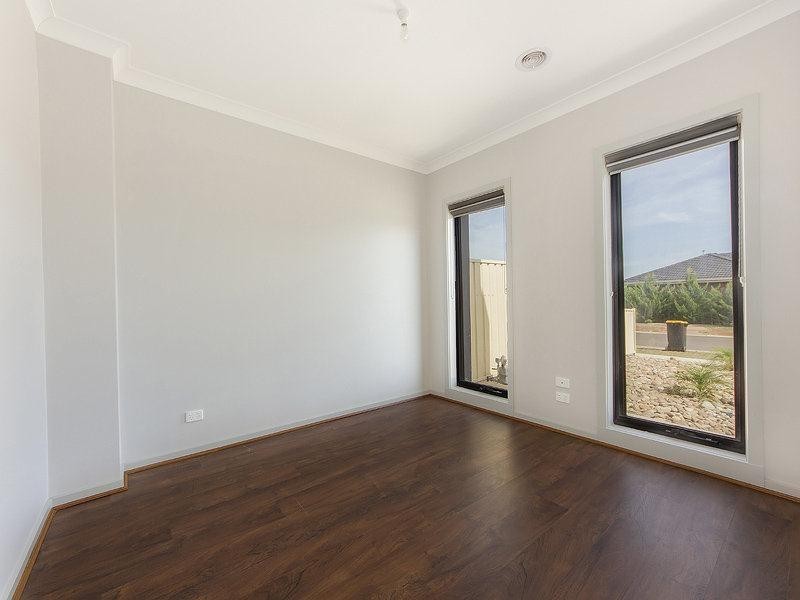 1/76 Greenhills Drive, Kurunjang VIC 3337