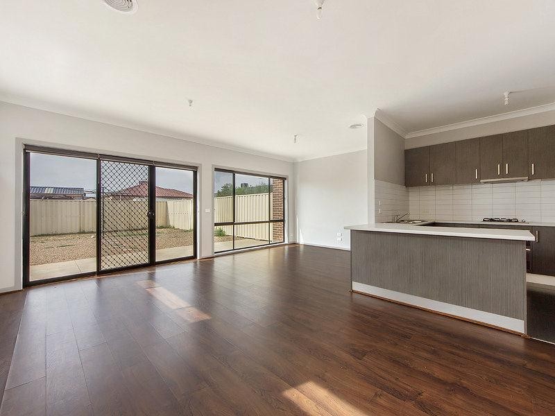 1/76 Greenhills Drive, Kurunjang VIC 3337