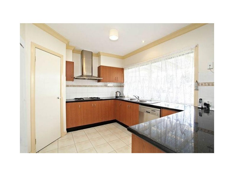 4 Henty Court, Taylors Lakes VIC 3038