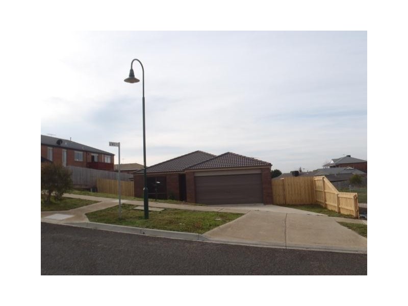 11 Nicholson Street, Darley VIC 3340