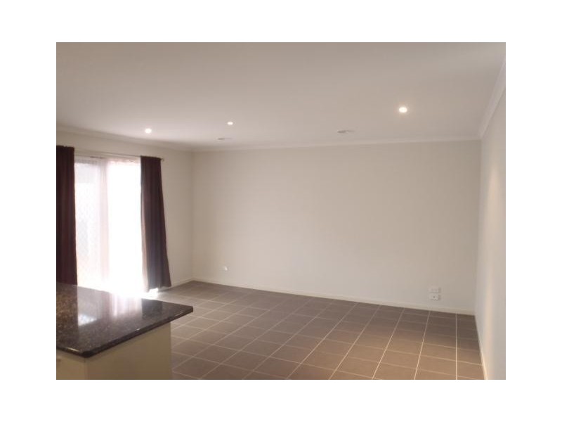 11 Nicholson Street, Darley VIC 3340