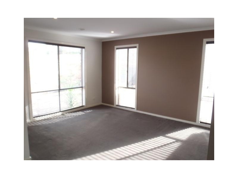 11 Nicholson Street, Darley VIC 3340