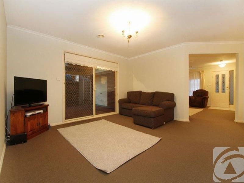 7 Shannon Way, Sydenham VIC 3037