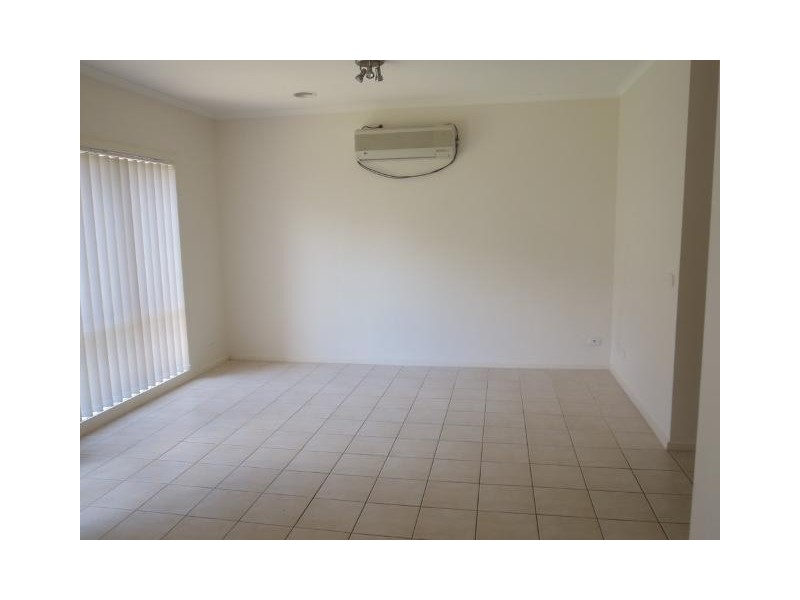 2 The Glades, Taylors Hill VIC 3037