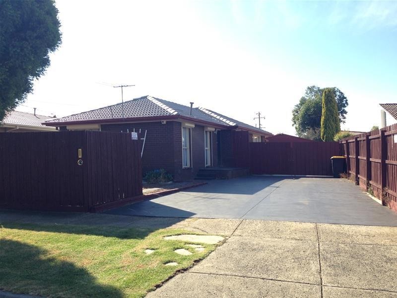 3 Vista Drive, Melton VIC 3337