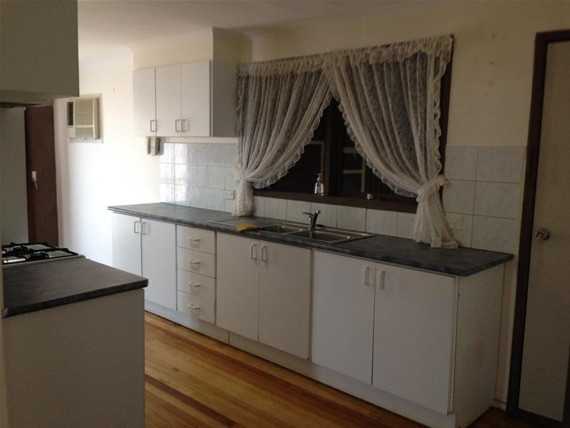 3 Vista Drive, Melton VIC 3337