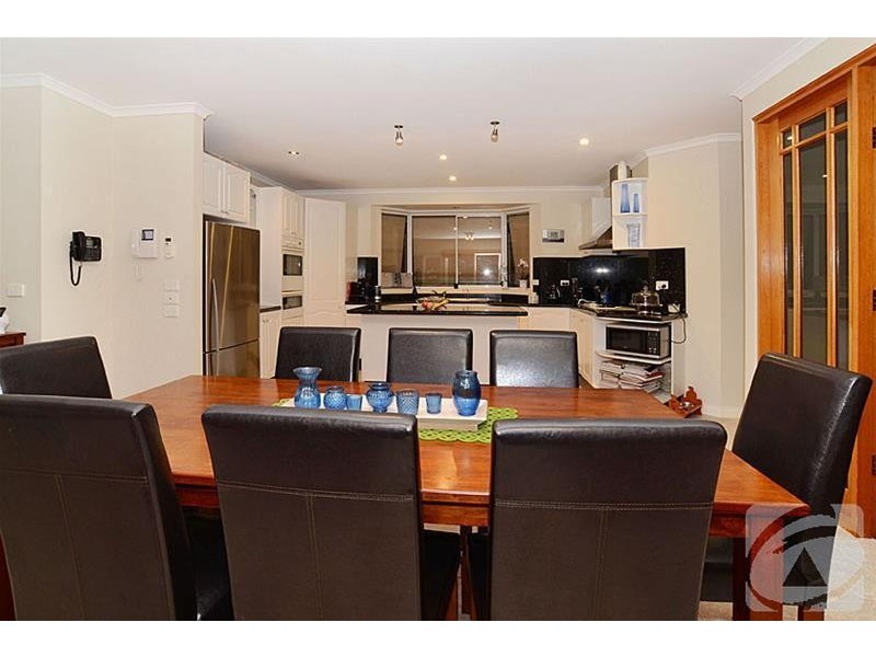 7 Dryburgh Place, Hillside VIC 3037