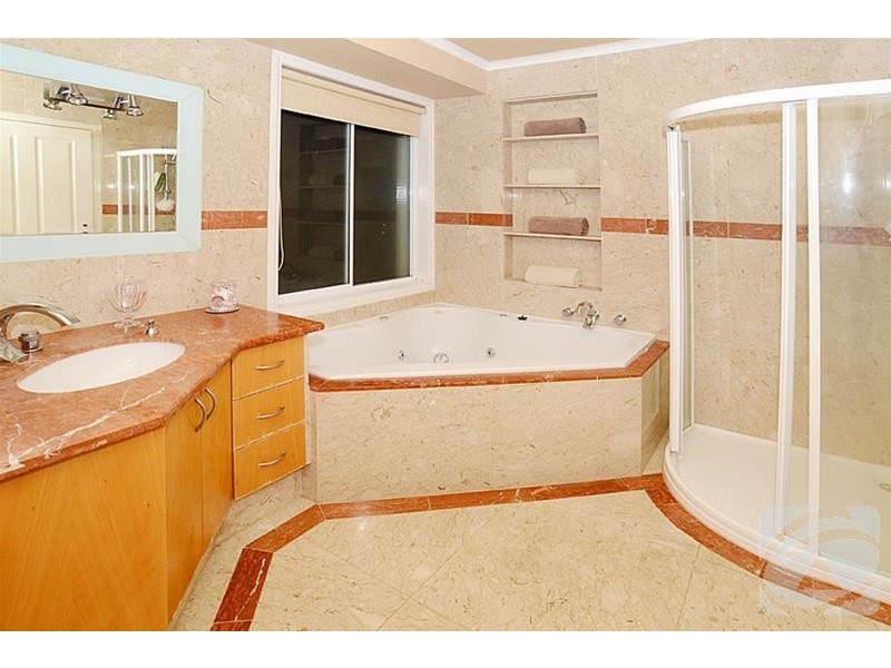 7 Dryburgh Place, Hillside VIC 3037