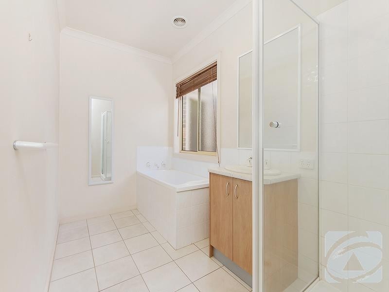 8 Kate Way, Hillside VIC 3037