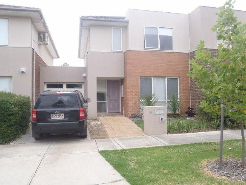 11 Wentworth Drive, Taylors Lakes VIC 3038