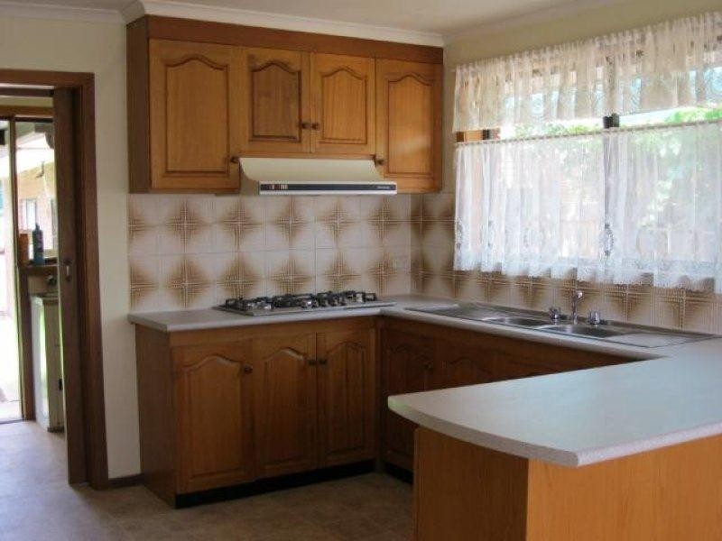 13 Pindari Avenue, Taylors Lakes VIC 3038