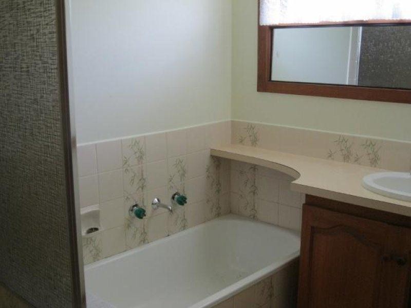 13 Pindari Avenue, Taylors Lakes VIC 3038