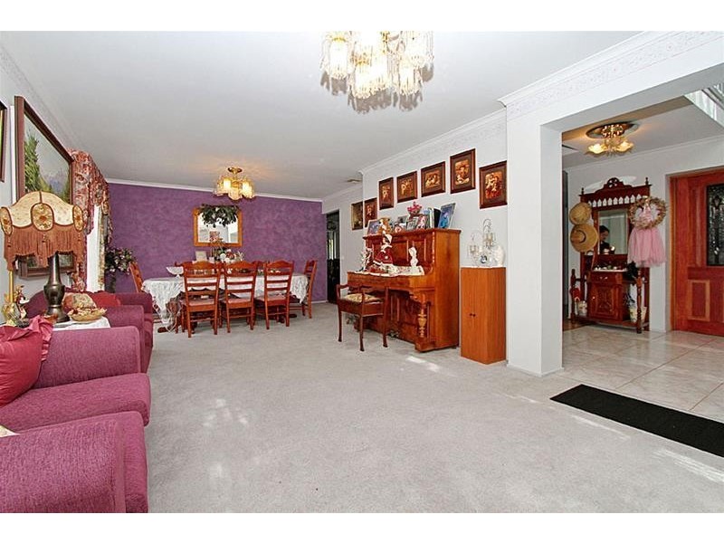 4 Station Master Close, Sydenham VIC 3037