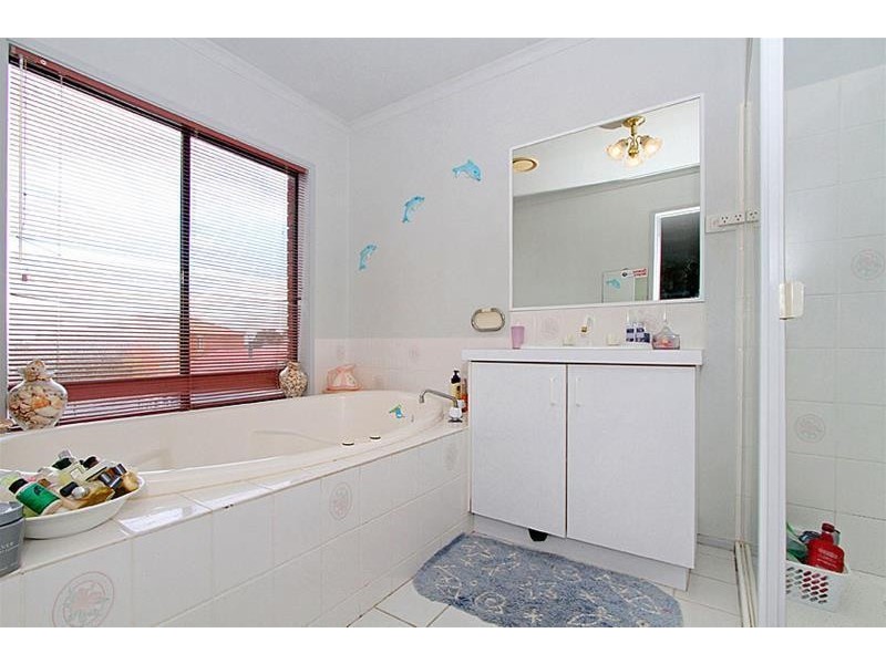 4 Station Master Close, Sydenham VIC 3037