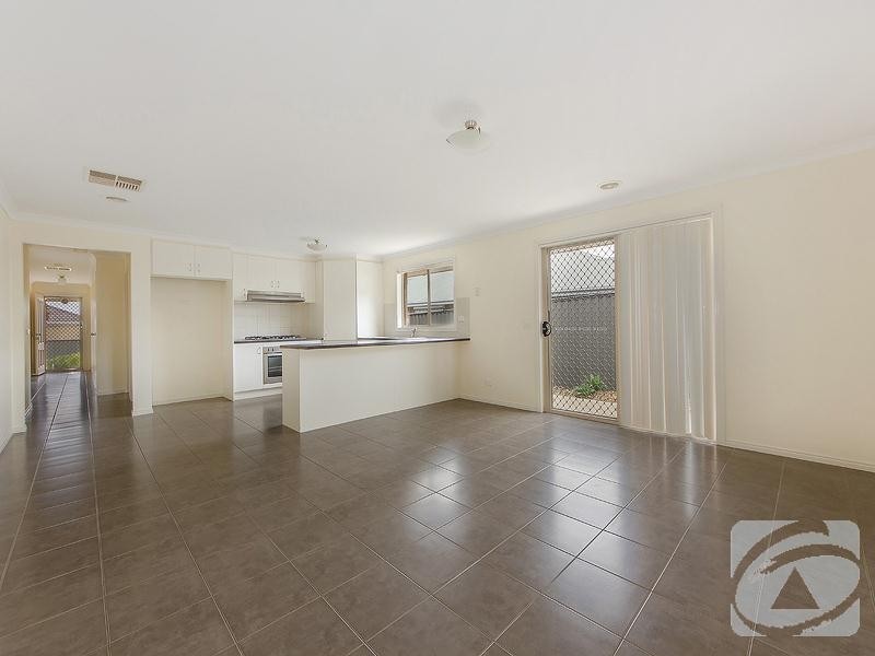6 Penrose Mews, Hillside VIC 3037